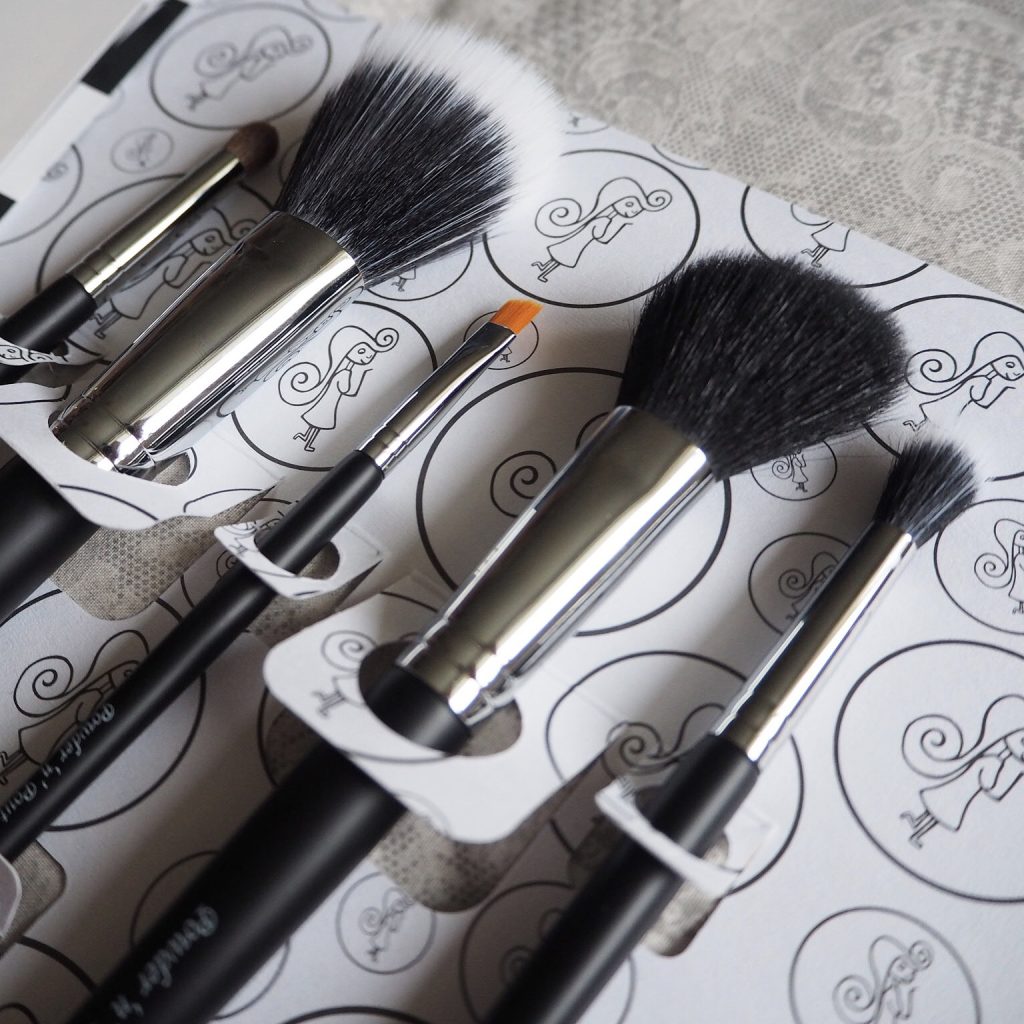 make up brush packaging